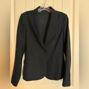 Theory Gabe jacket
Size 4
Black